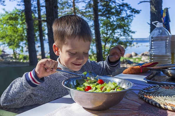 Egyen egészségesebben a gyermekünk! – Hogyan egészítsük ki a menzás étkezést?